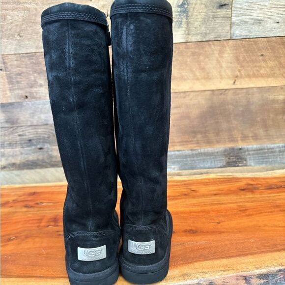 UGG Greenfield ZIP/ metal Ugg logo EUC SZ 5 - Picture 3 of 9